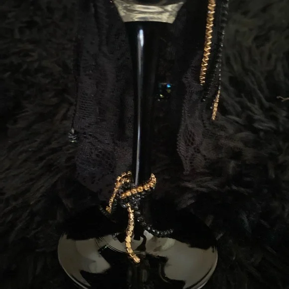 Black and Rose Gold Bling Wine Glass Set, His and Hers Elegant Wine Glasses - Picture 16 of 17